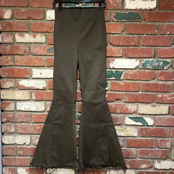 Show Me Your MuMu Denim - SHOW ME YOUR MUMU  olive green Berkley Bells New